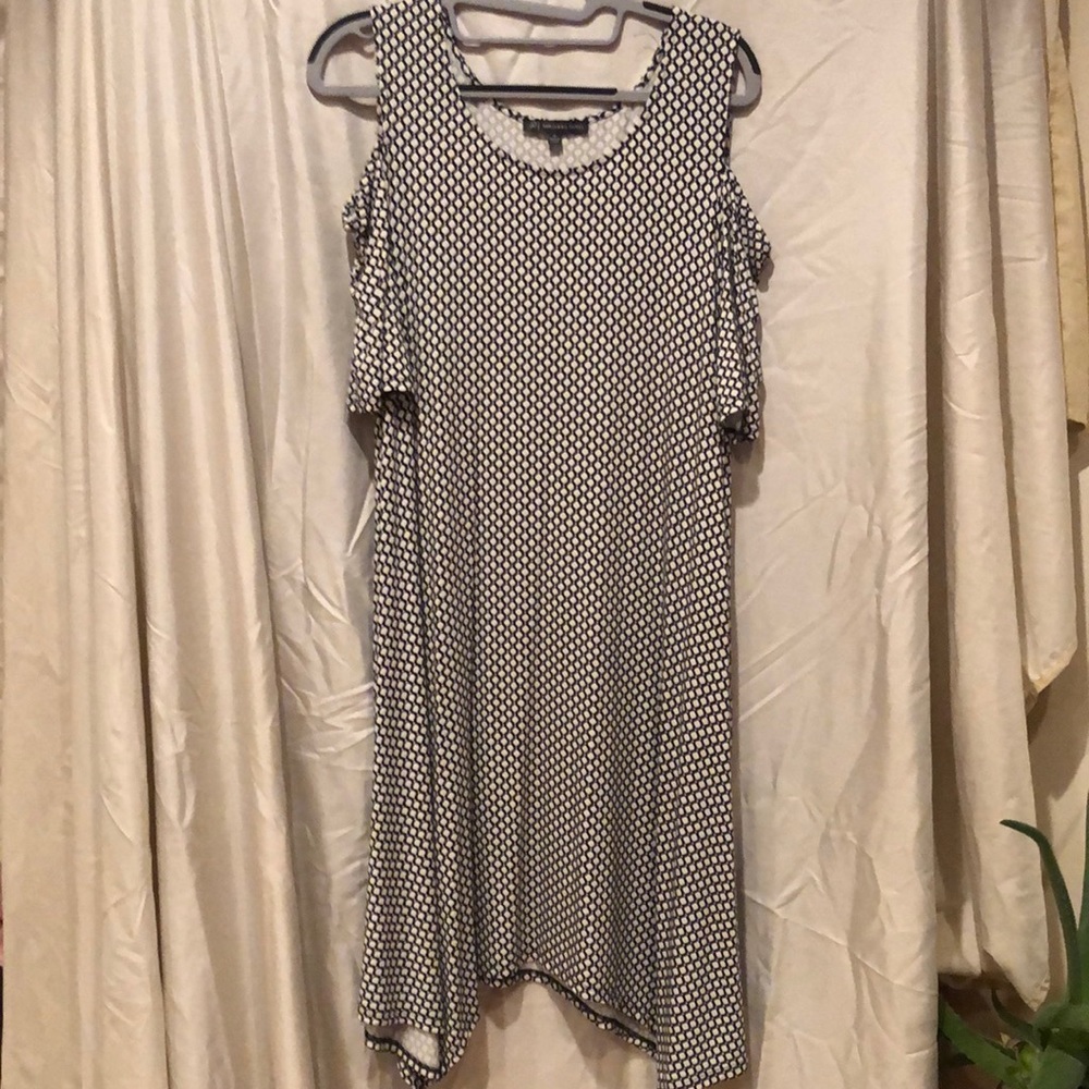 Medium Adrianna Papell black and white stretchy dress